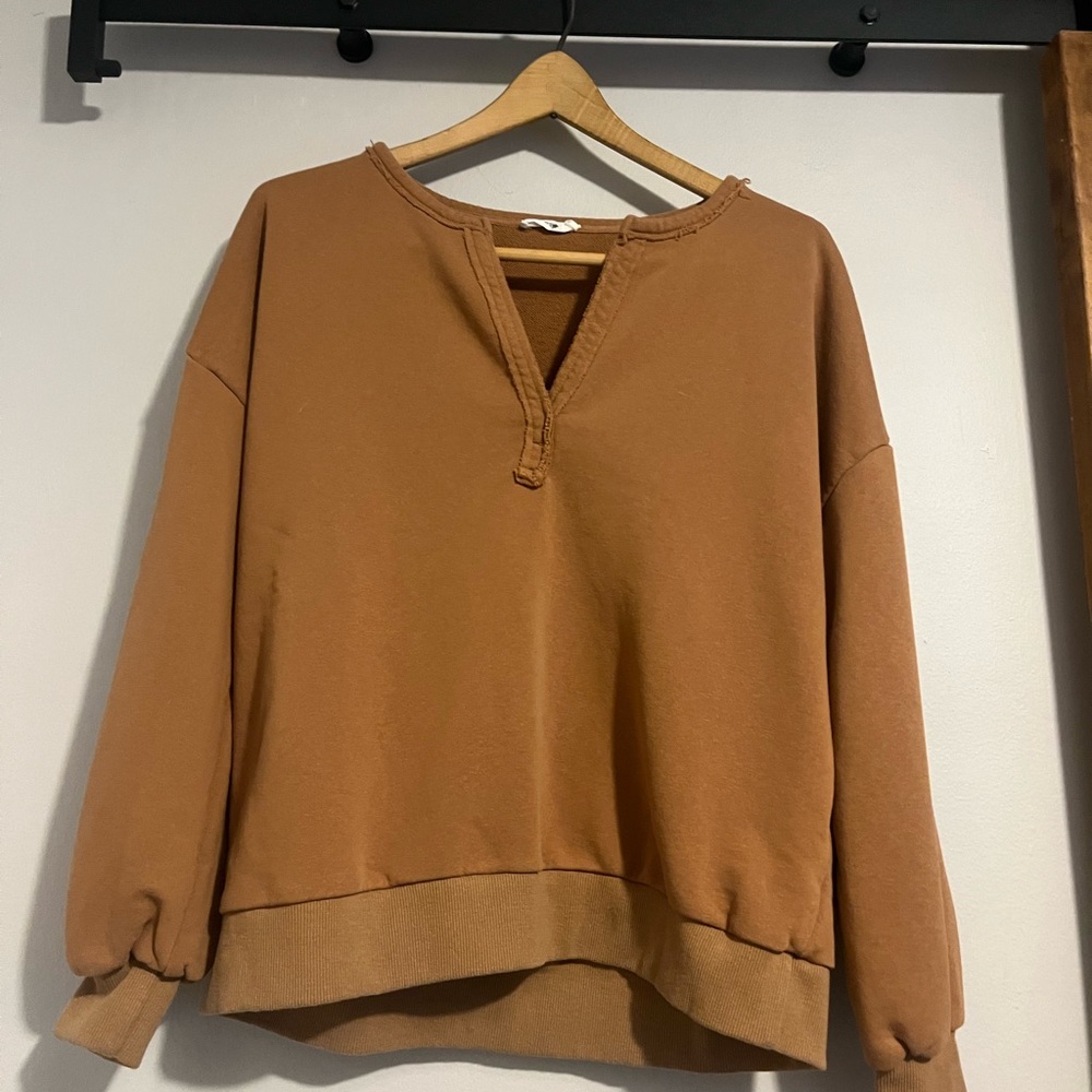 In Bloom Women’s Camel V-Neck Sweatshirt, frayed neck hem. Size M.